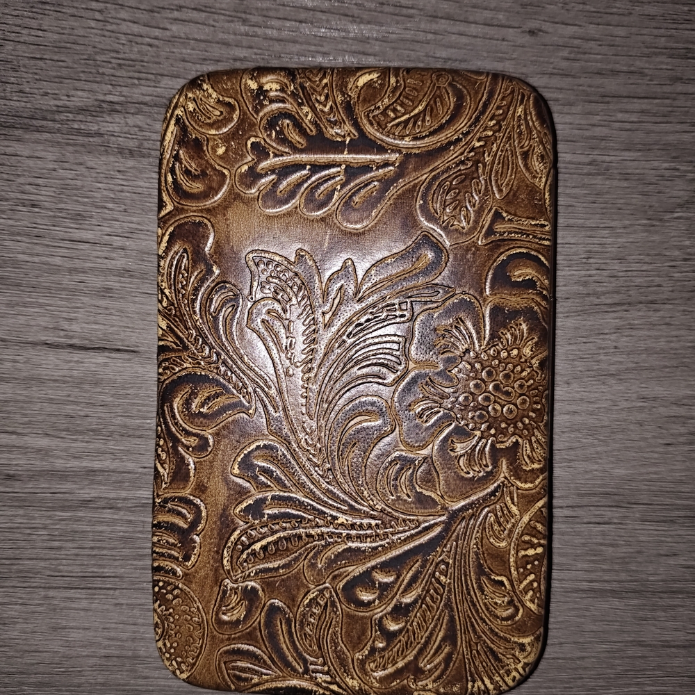 Embossed Brown Wallet - Picture 2 of 9